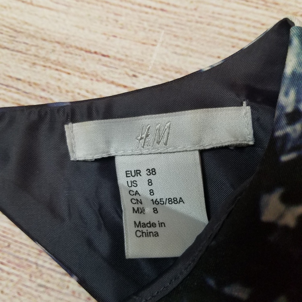 H&M Diamond & Crystal Print Keyhole Back Dress - Picture 7 of 8